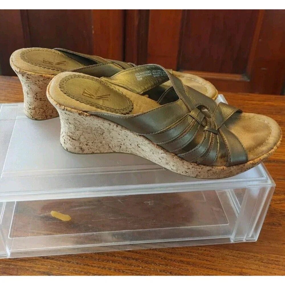 Bronze white mountain sandals cork Wedge 8.5 M (V-20)